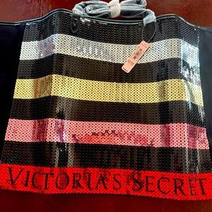 SOLD 2017 collector VS tote